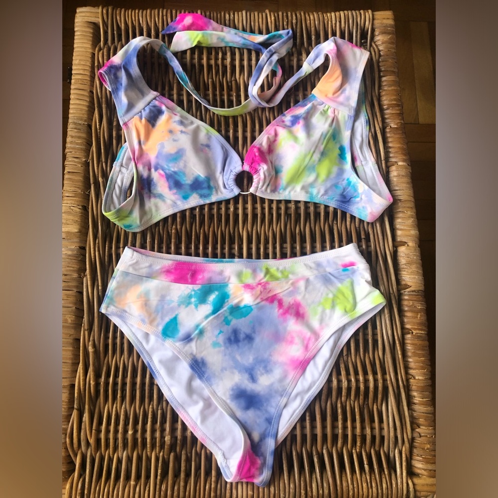 CALIFORNIA WAVES TIE DYE BIKINI🦄